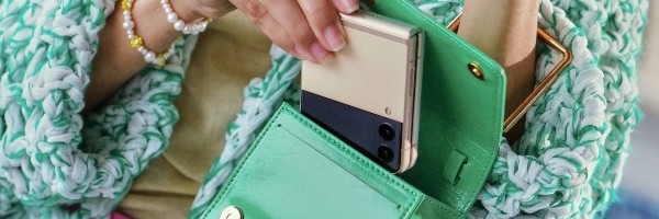 Galaxy Z Flip3 - model koji staje i u najmanju žensku tašnu, a donosi savršeno iskustvo