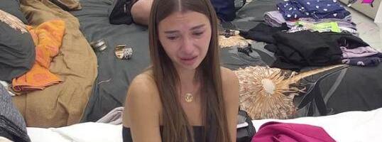 NAKON BRUTALNOG VREĐANJA, PONIŽAVANJA I MALTRETIRANJA ĆERKE, OGLASILA SE MAJKA SARE STOJANOVIĆ Preduzela radikalne korake protiv Saleta Luksa