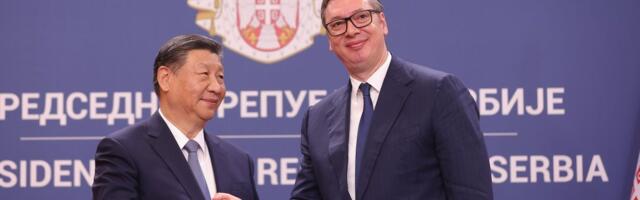Veliko prijateljstvo! Si Đinping svojeručno potpisao čestitku Vučiću povodom rođendana