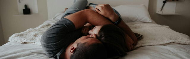 Kada želite bliskost, a ne performans: Bočne seks poze koje olakšavaju sve