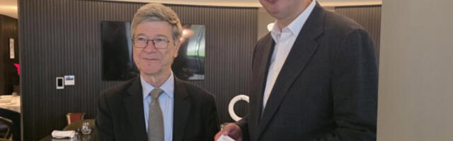 Vučić sa profesorom Saksom: U fokusu diskusije razvoj AI i industrije, kao i geopolitički izazovi