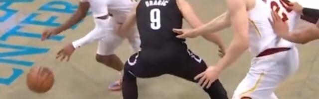 Imamo "NOVOG BATU MIRKOVIĆA": Goran Dragić nasred meča uhvatio rivala za međunožje /VIDEO/