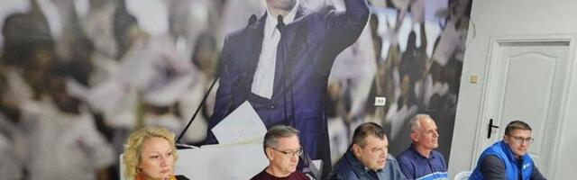 Evo kako SNS u Obrenovcu odgovara na nasilje! Novih 500 članova pristupilo stranci