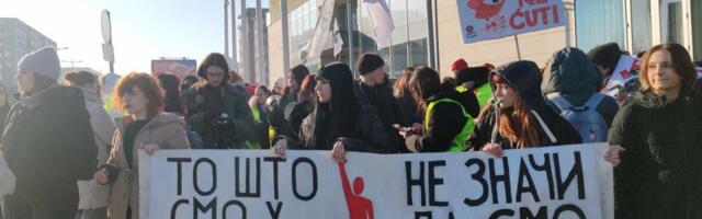 Srednjoškolci iz Valjeva pešače na protest u Novom Sadu: "Dolazimo tamo gde je sve počelo"