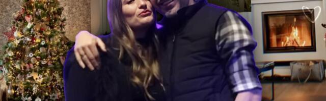 KAMIN, JELKA DO PLAFONA, VENČIĆI...  Poznati par kupio luksuznu kuću na Avali, pa pokazali dom kao iz holivudskih filmova - dekoracija iz bajke (FOTO)