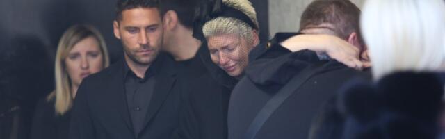 Karleuša objavila nikad viđenu sliku pokojne majke dok se borila s opakom bolešću: "Toliko snage je imala..."