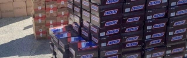 ZAPLJENA U NOVOM PAZARU: Policija zaplenila 34.262 čokoladice