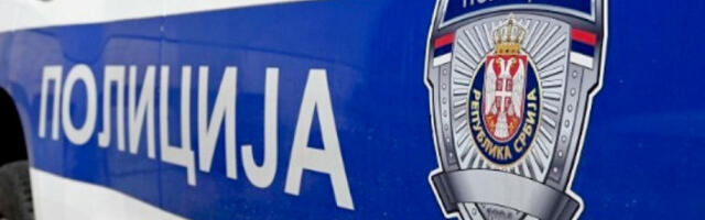 Препречили младићу пут, претукли га и опљачкали