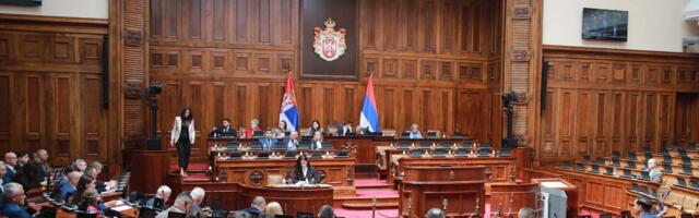 Skupština Srbije izglasala izmene „Mrdićevih zakona“ i ostale tačke dnevnog reda