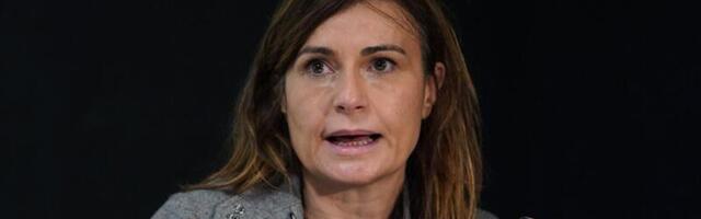 PAVLE GRBOVIĆ NA STUBU SRAMA! Lider PSG pozira nag u kupatilu, Biljana Srbljanović objasnila razliku između njega i Mikija Manojlovića! (FOTO)