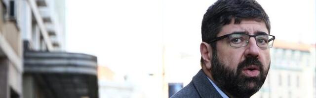 "Ekspert" Lazović ne ume da pokaže litijum u periodnom sistemu elemenata!