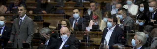 KORONA UŠLA U SKUPŠTINU SRBIJE! Zaražena dva poslanika JS, prethodnih dana sedeli u poslaničkim klupama