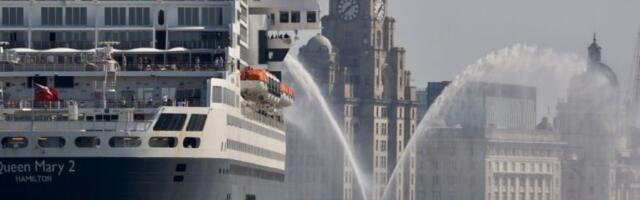 BROD SA 137 PUTNIKA UDARIO U MOST! Katastrofa u reci, spasioci na licu mesta