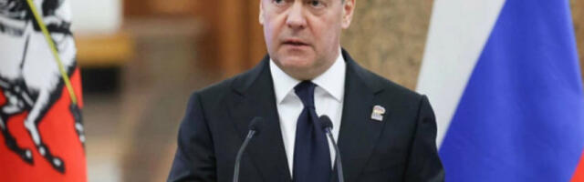 Медведев: Напад „орешником“ најбољеи лек за смирење режима у Кијеву