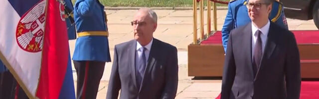 Почео свечани дочек: Вучић домаћин председнику Швајцарске