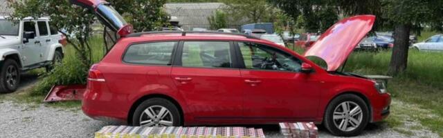 Mladić iz Novog Pazara u automobilu sa beogradskim tablicama krio dva tajna bunkera puna duvana (FOTO)