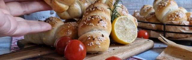 Uvijene rol viršle: mekano testo, hrskava korica i brz recept koji svi obožavaju