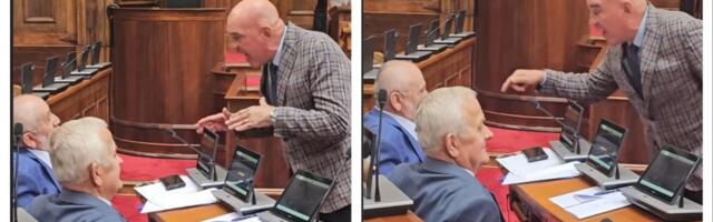 Težak skandal u Skupštini! Ponošev potrčko napao Rističevića: Bruka i sramota! (VIDEO)
