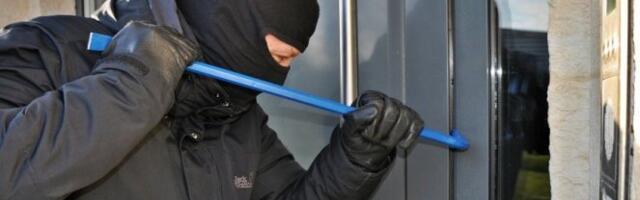 OPLJAČKAN DOM ZDRAVLJA! Policija traga za lopovom iz Apatina