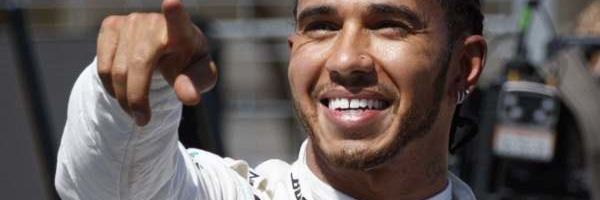 Hamilton i sa probušenom gumom završio prvi