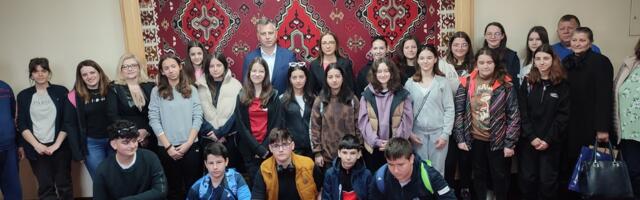 Učenici Srpske teoretske gimnazije iz Temišvara u poseti Pirotu