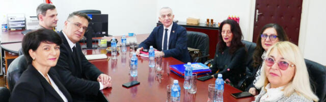 Министар Вујић у радној посети правосудним органима у Пироту и Нишу