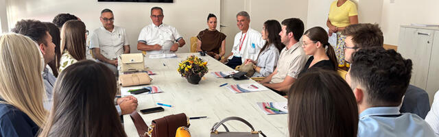 UKC Niš: Najbolji diplomci potpisali ugovore o radu sa UKC