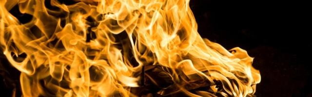 Požar na vratima katoličke crkve u NS: Sumnja se da je podmetnut