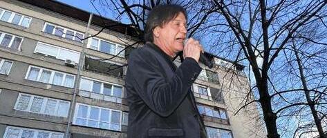 U OVOJ ZGRADI U SARAJEVU JE ČOLA PROVEO MLADOST! Na kuću u BG mu bačena bomba, a Sarajlije otkrile sve TAJNE: Taj stan POKLONIO drugu, kupio novi za 170.000€