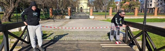 Volonteri sanirali pešački most kod Ćele-kule