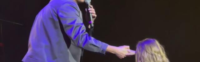 JAKOV JOZINOVIĆ PREKINUO KONCERT ZBOG MALE DEVOJČICE! Pevač na ivici suza, emotivnim rečima se OBRATIO PUBLICI! (VIDEO, GALERIJA)