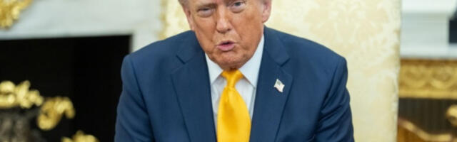 Трамп: Иран пушта 20 танкера нафте као „поклон“ САД