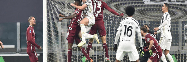 Juventus je gazda u Torinu, Kvadrado nameštao, Mekeni i Bonući srušili gradskog rivala (video)