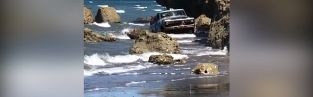 Svi u čudu: "Mrtav 'ladan" izlazi iz vode KAMIONETOM (VIDEO)