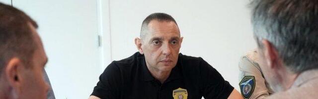 Vulinu Plaketa za poseban doprinos jačanju bezbednosti