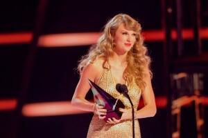 Тејлор Свифт је најбоља певачица године по "American Music Awards-u"