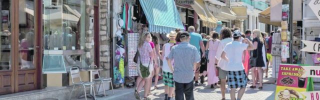 STANOVNICI EVIJE OTERALI SRPSKE TURISTE!