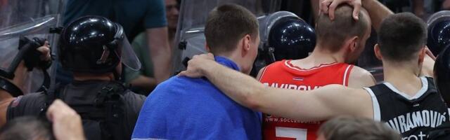 Igrači se povukli u svlačionice! Incident u "Beograskoj areni" (VIDEO)