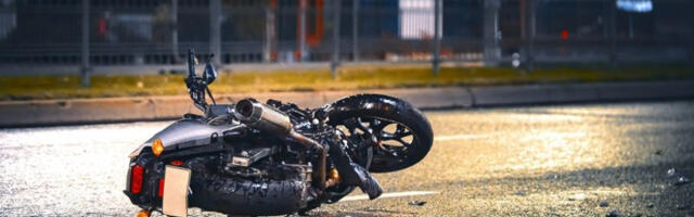 OBOREN MOTOCIKLISTA! Hitno prevezen u bolnicu!