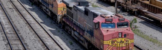 АБС покренула кампању о безбедном преласку преко пруге „Добро пази воз наилази#