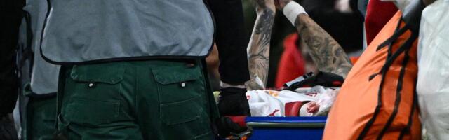 Pipnuo reklamu, zavrištao od bola i pao u agoniju: Jeziva povreda Langa na Enfildu (VIDEO)