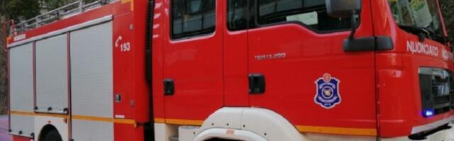 Požar u zgradi u Belvilu: Goreo stan na petom spratu