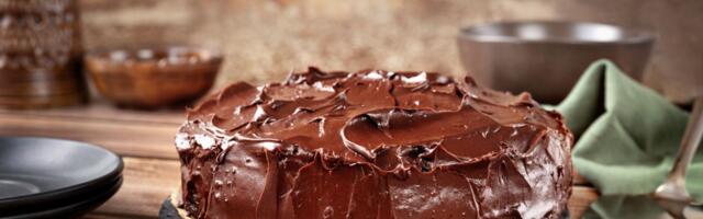 Kolač od samo 2 sastojka osvojio internet: Mogu da ga pripreme i početnici u kuvanju