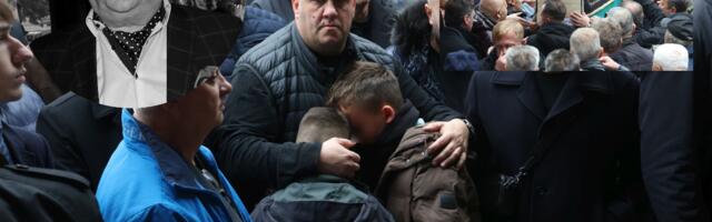 Ovo je najemotivniji trenutak sa sahrane Halida Bešlića: 50 hiljada ljudi plakalo uglas