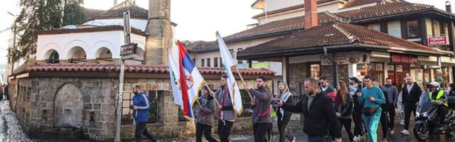 Vrata svih hramova Eparhije Žičke otvorena za studente koji pešače do Novog Sada: Prizori koji su oduševili Srbiju (FOTO, VIDEO)