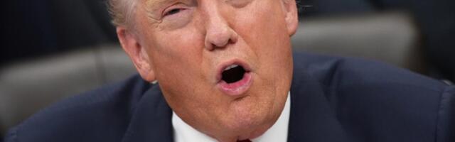 "NE ŽELIM IH U NAŠOJ ZEMLJI, VRATITE SE ODAKLE STE DOŠLI"! Tramp žestoko opleo po Somalijcima, izvređao i predstavnicu u Kongresu: "Nesposobna je"