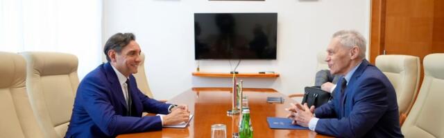 Srbijagas Supervisory Board President Aleksandar Vulin meets with Russian Ambassador Botsan-Kharchenko