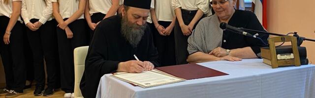 HILANDAR I MITROVAČKA GIMNAZIJA UJEDINILI SNAGE: Daroviti učenici dobijaju priliku da uče i stiču iskustva u jednoj od najvećih srpskih svetinja (FOTO)