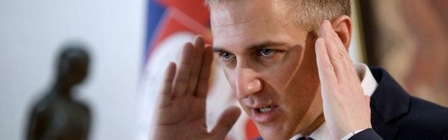Đukanović: STEFANOVIĆ PODNEO OSTAVKU!