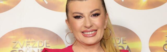 VELIKO SLAVLJE U DOMU VIKI MILJKOVIĆ: Pevačica se odmah pohvalila - Evo ko je prvi čestitao